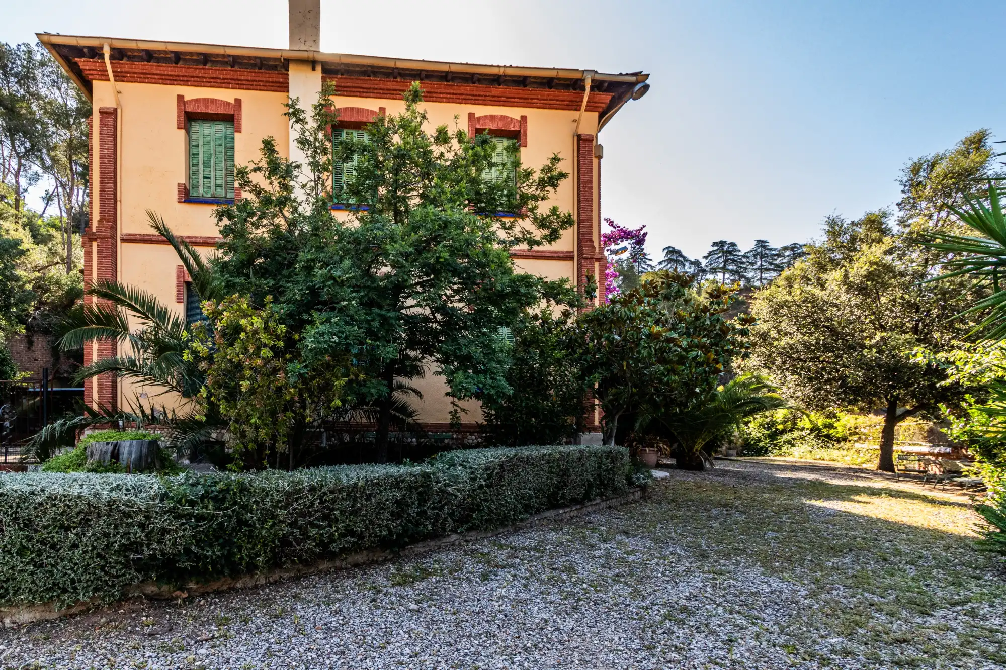 Photos Demeure historique de 1912 à Castellar del Vallès avec vue sur le fleuve Ripoll